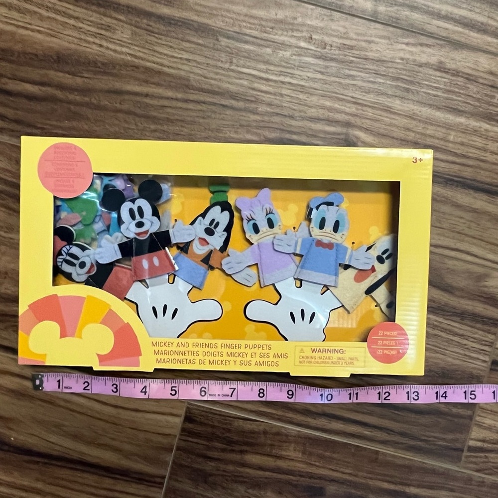 - - Disney Mickey and friends finger puppets new in box - Picture 1 of 5
